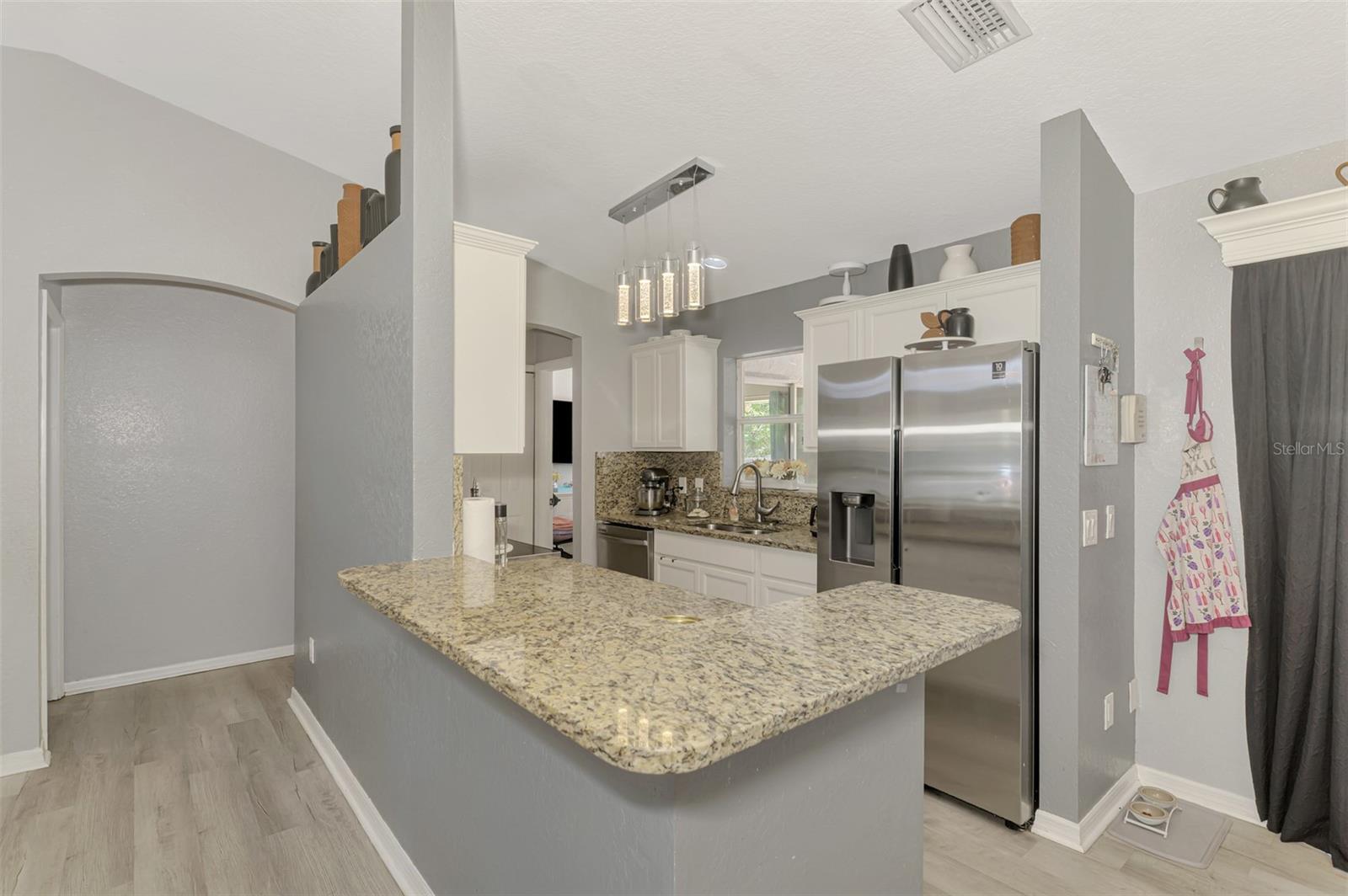 Image 15 of 52 For 4129 Palisades Avenue