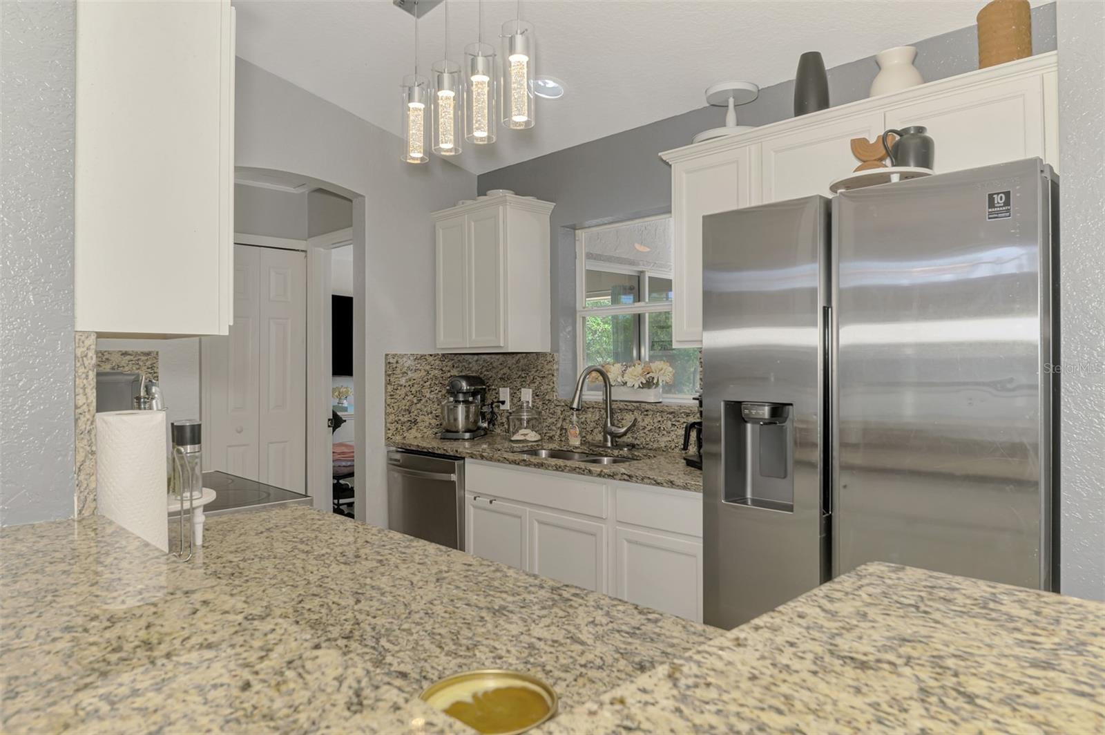 Image 16 of 52 For 4129 Palisades Avenue