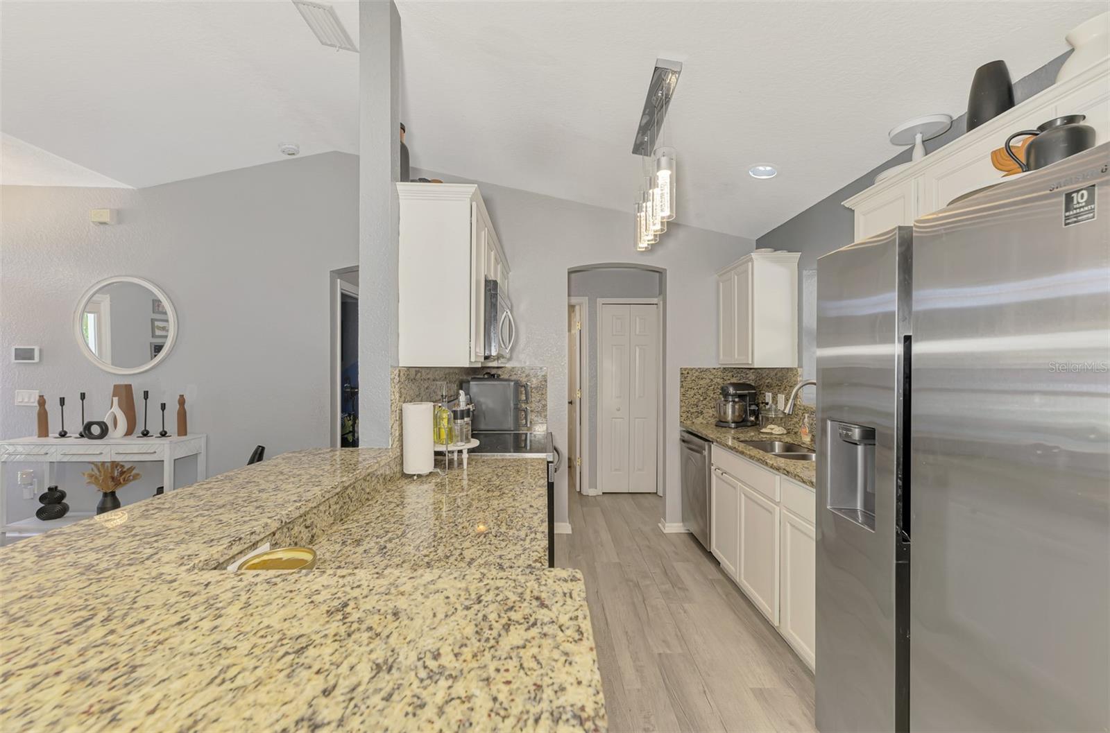 Image 17 of 52 For 4129 Palisades Avenue