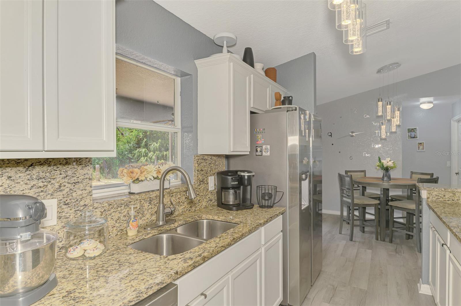 Image 19 of 52 For 4129 Palisades Avenue