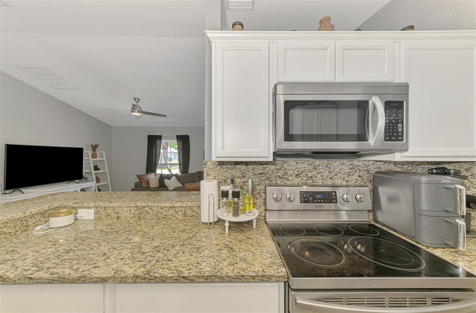 Image 20 of 52 For 4129 Palisades Avenue