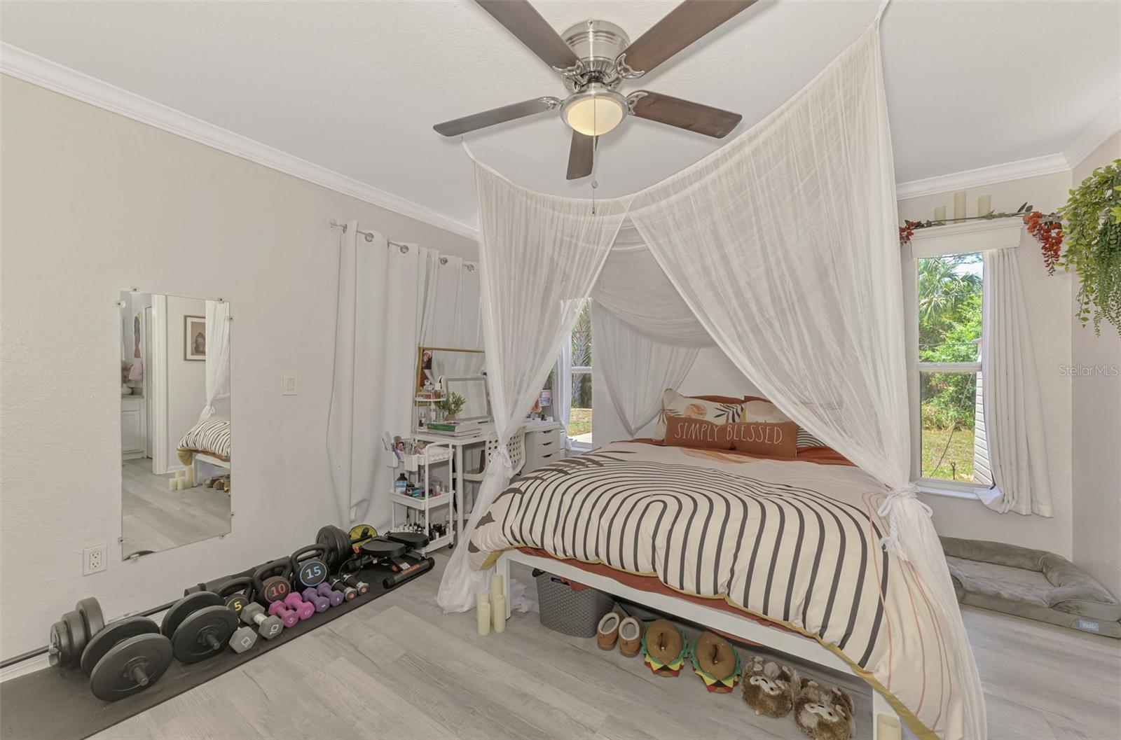 Image 25 of 52 For 4129 Palisades Avenue