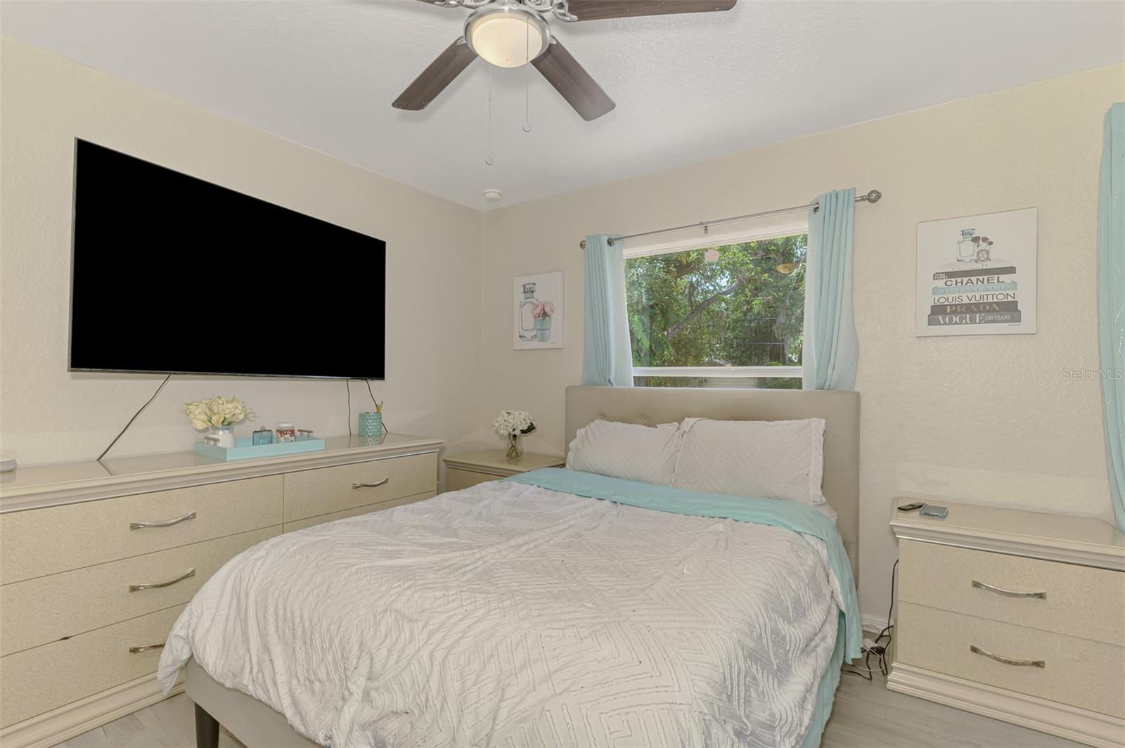 Image 33 of 52 For 4129 Palisades Avenue
