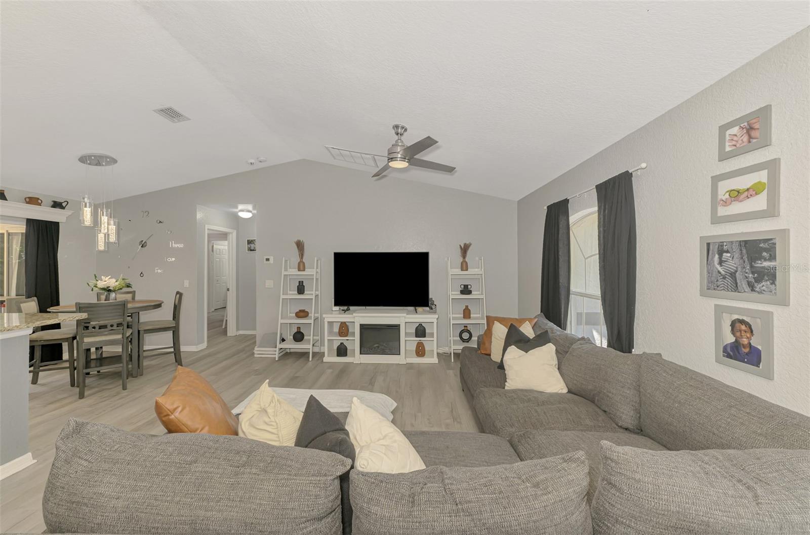 Image 8 of 52 For 4129 Palisades Avenue