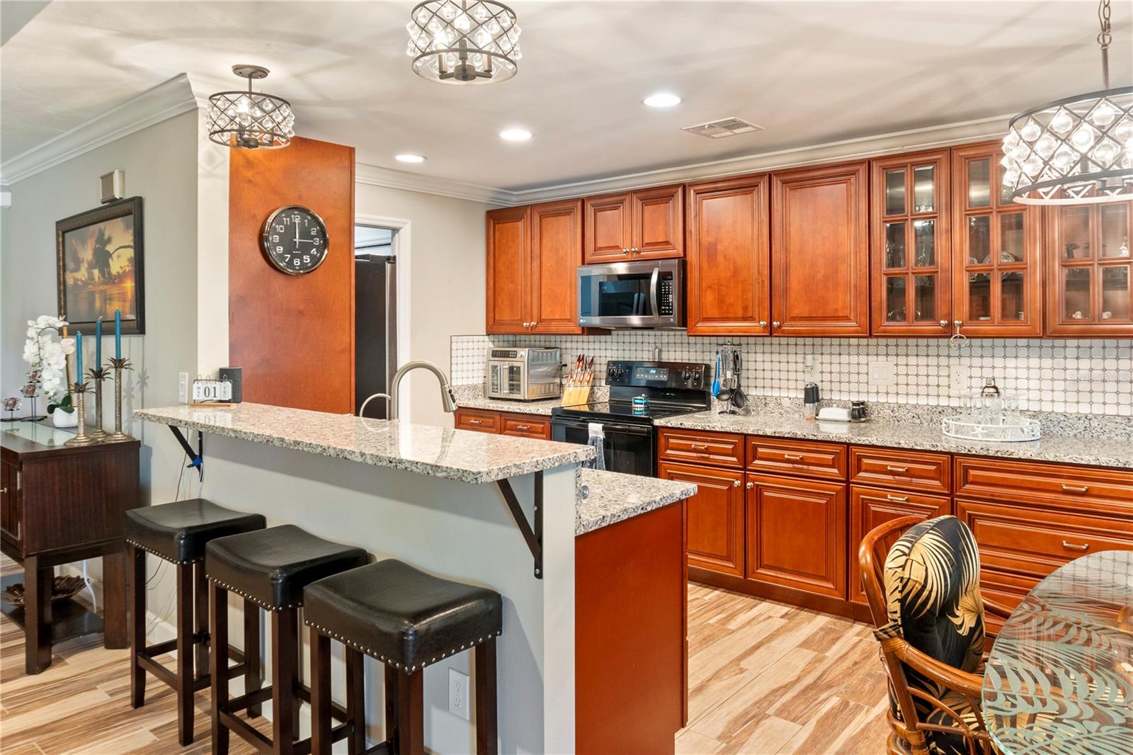 Image 4 of 62 For 7122 Turner Street