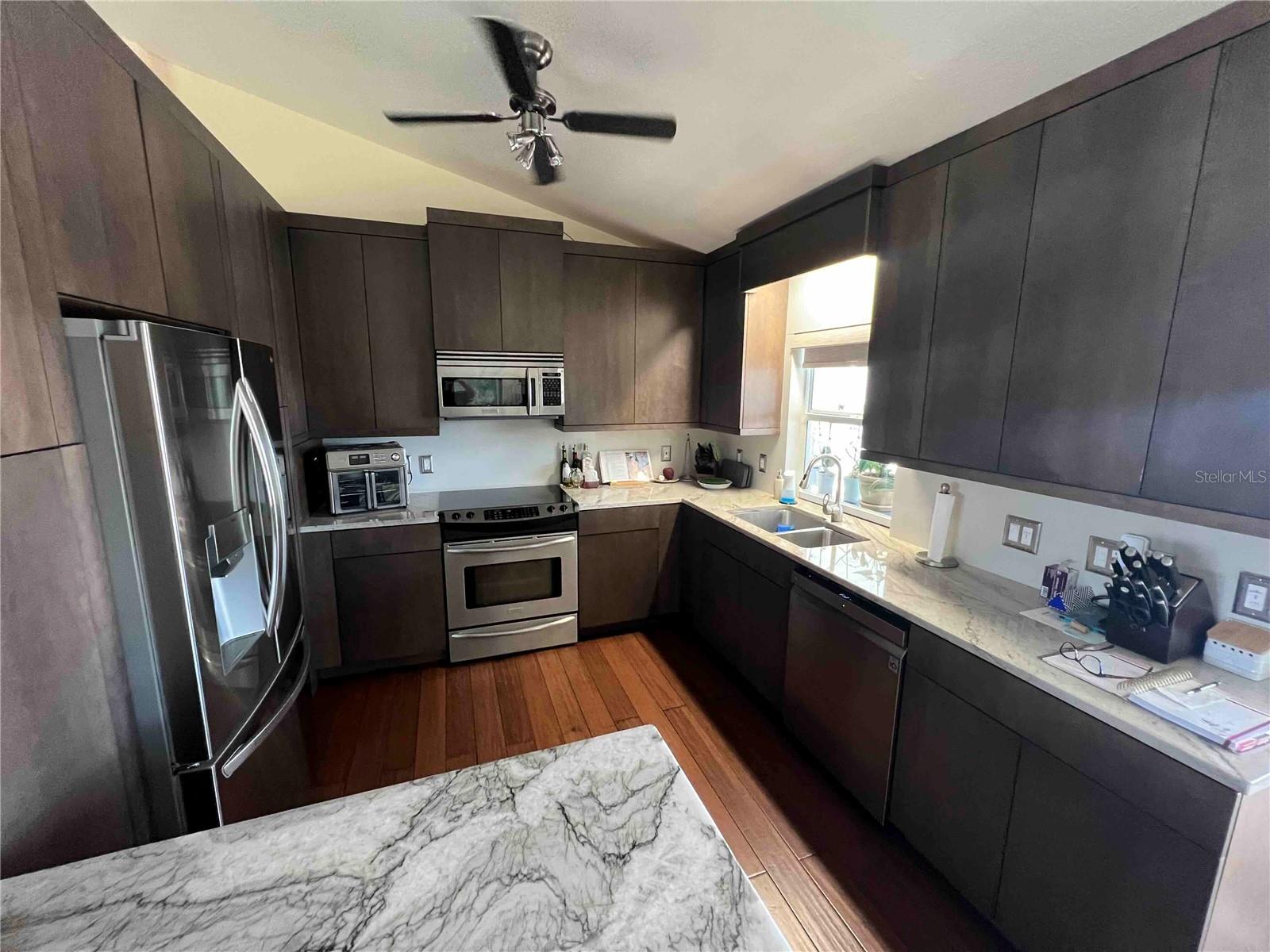 Image 3 of 44 For 1118 17th Street
