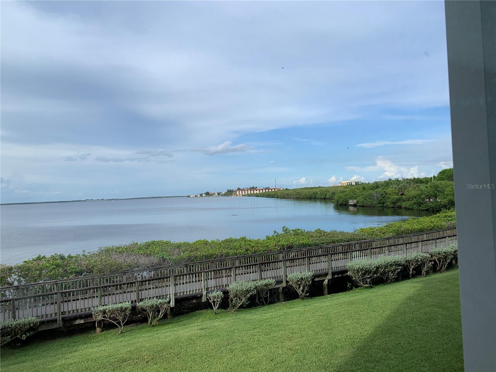 Image 23 of 29 For 200 Harbor Walk Drive 321