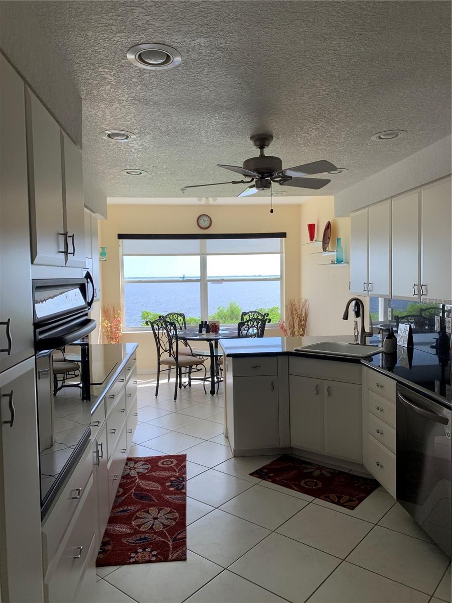 Image 6 of 29 For 200 Harbor Walk Drive 321