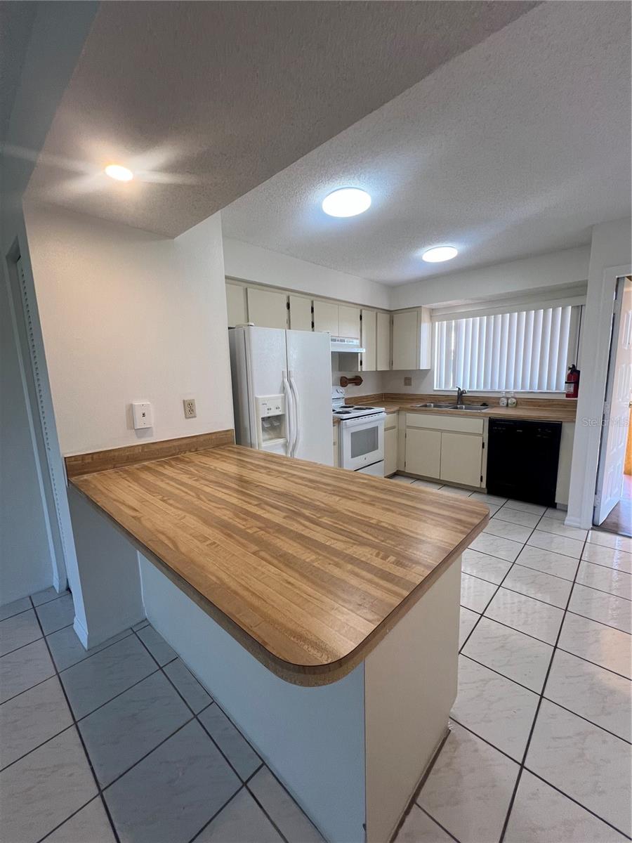 Image 4 of 17 For 1330 Rio De Janeiro Avenue 2