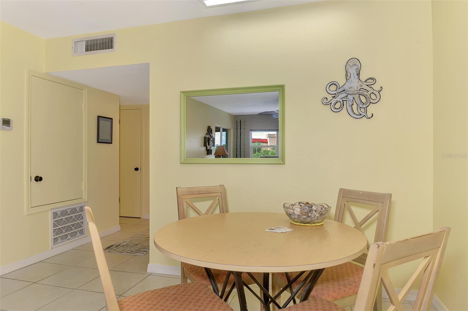 Image 12 of 42 For 3100 Harbor Boulevard 307