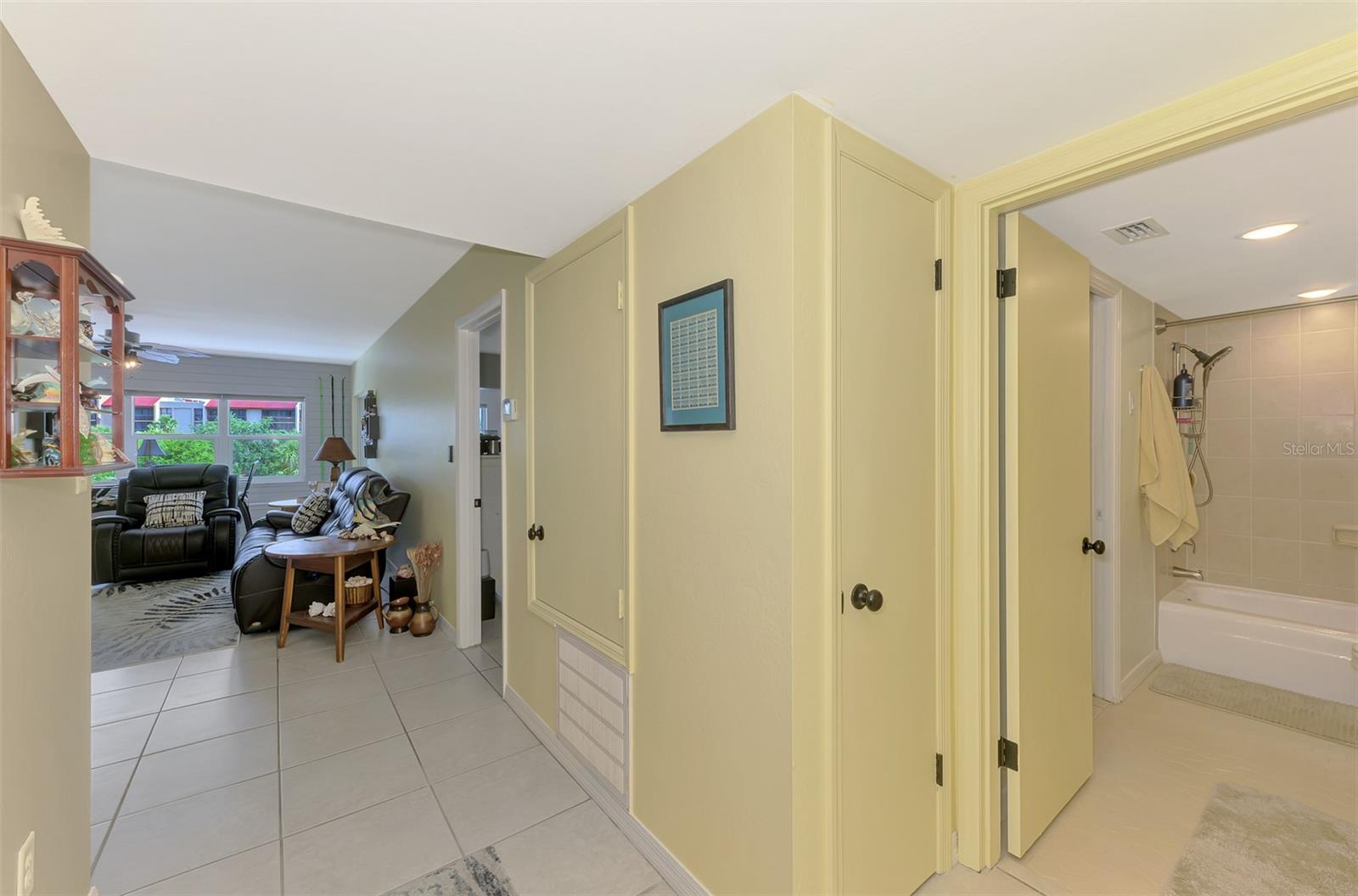Image 14 of 42 For 3100 Harbor Boulevard 307