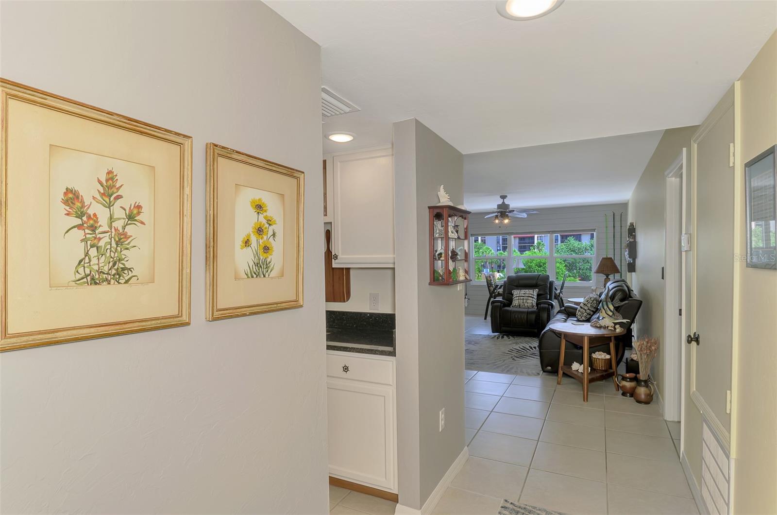 Image 15 of 42 For 3100 Harbor Boulevard 307