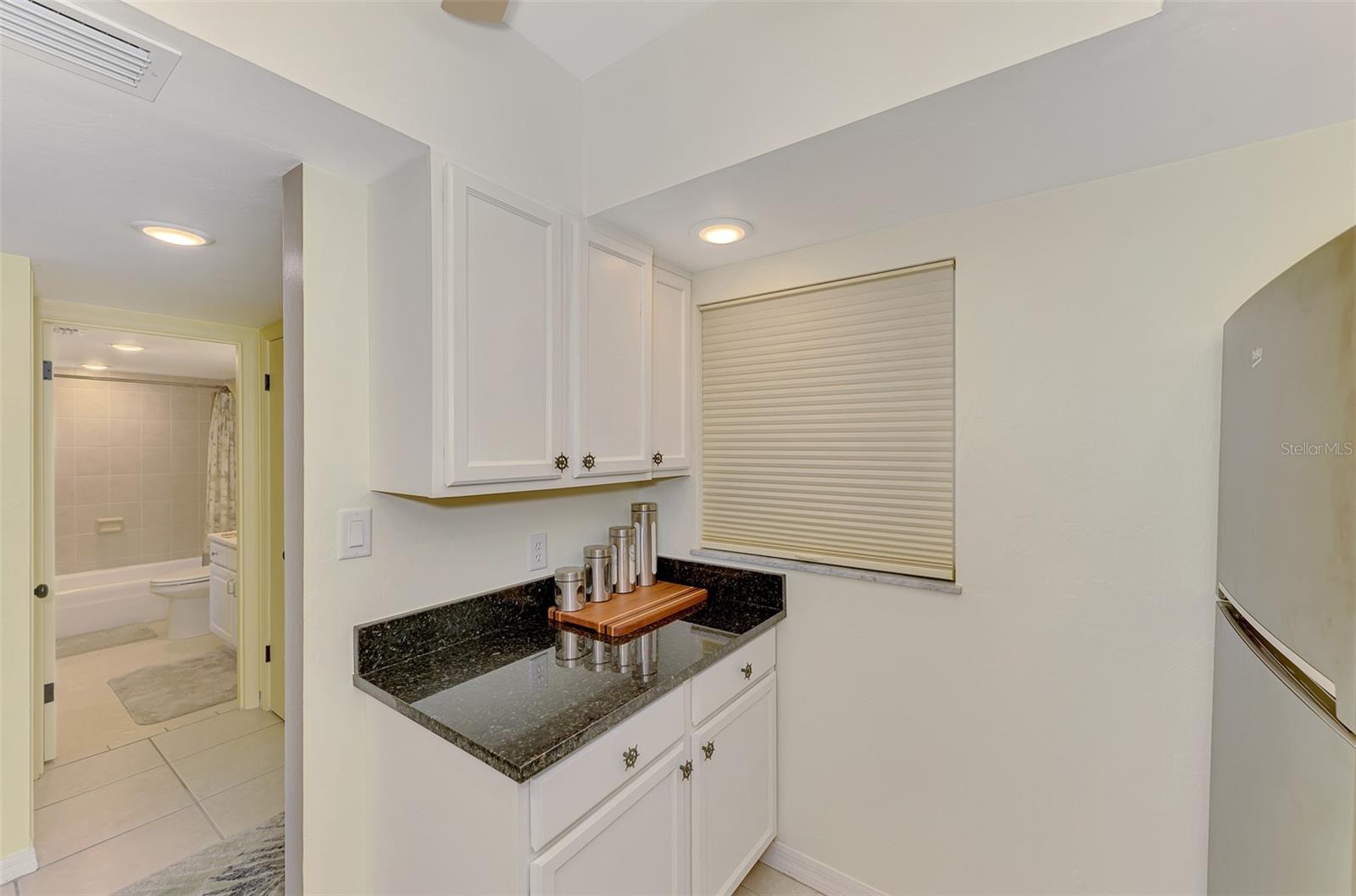 Image 21 of 42 For 3100 Harbor Boulevard 307
