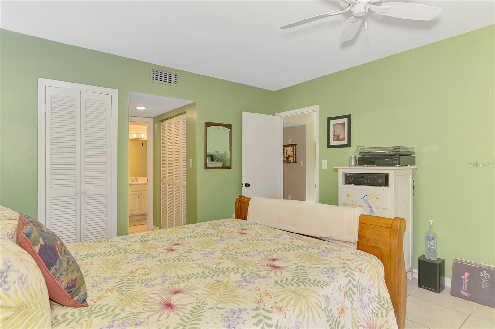 Image 25 of 42 For 3100 Harbor Boulevard 307