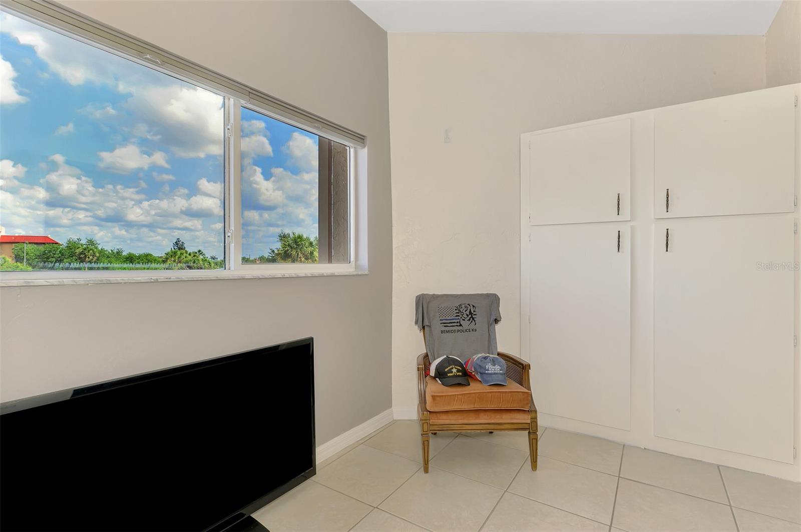 Image 27 of 42 For 3100 Harbor Boulevard 307