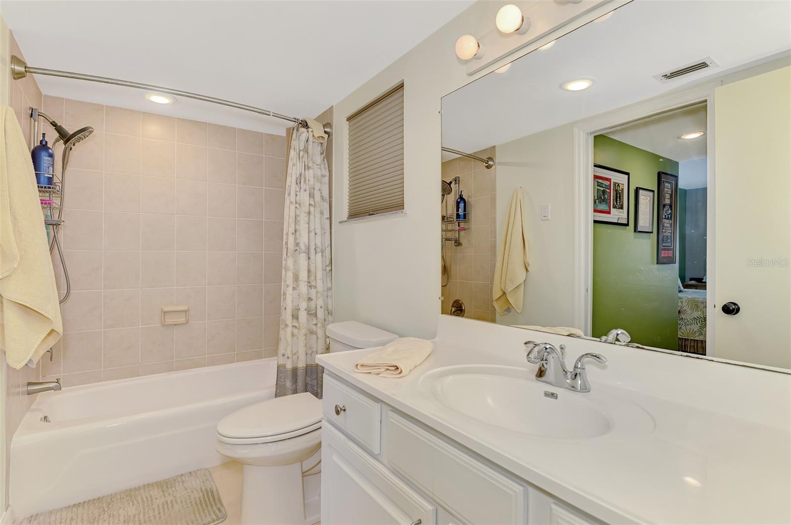 Image 29 of 42 For 3100 Harbor Boulevard 307