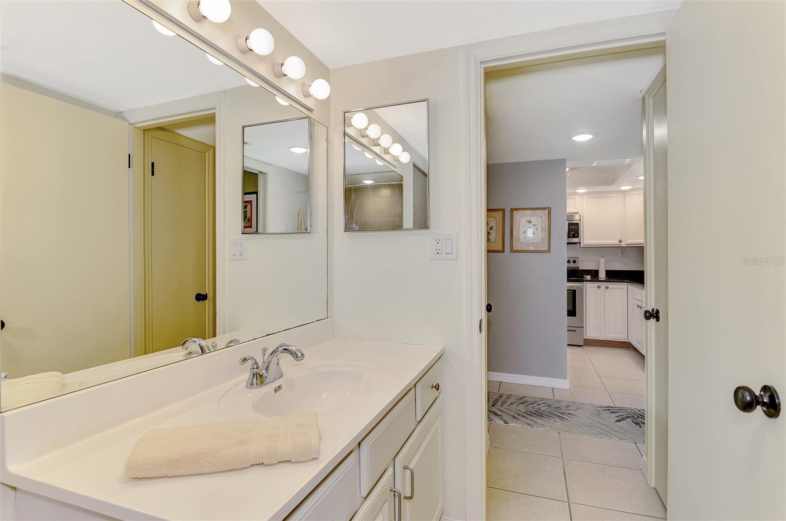 Image 30 of 42 For 3100 Harbor Boulevard 307