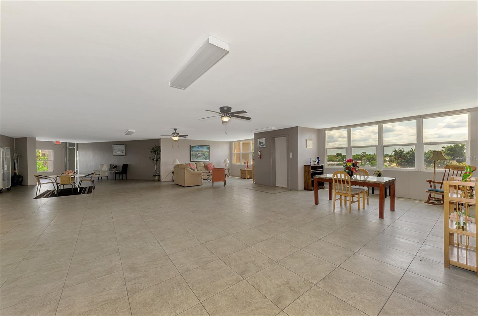 Image 33 of 42 For 3100 Harbor Boulevard 307