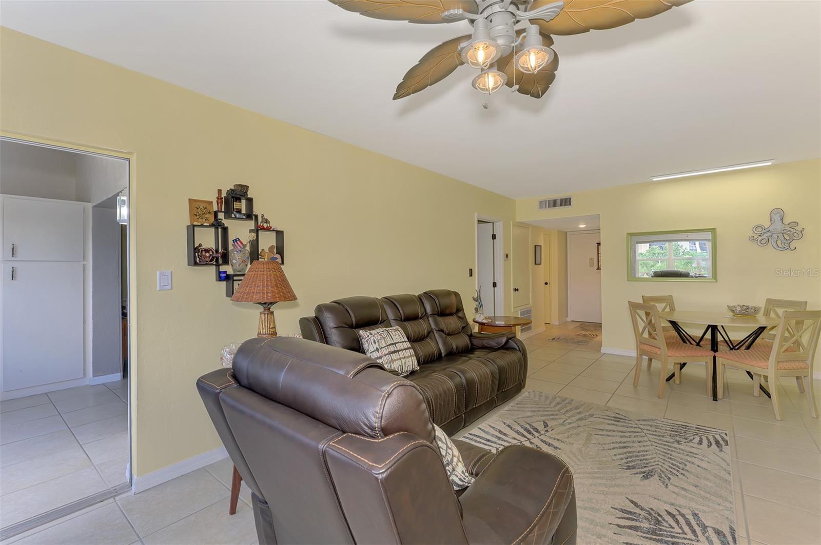 Image 4 of 42 For 3100 Harbor Boulevard 307