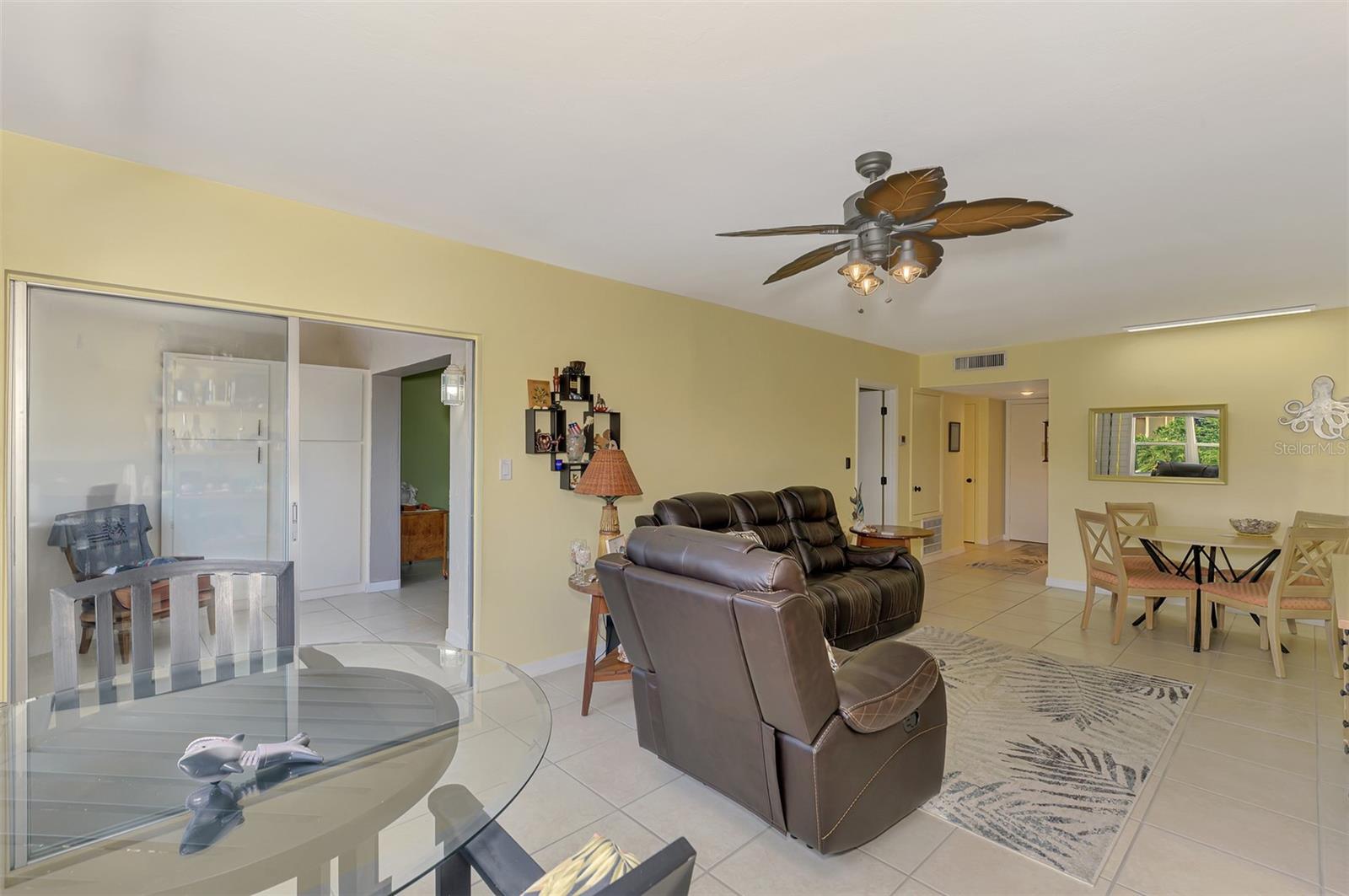 Image 5 of 42 For 3100 Harbor Boulevard 307