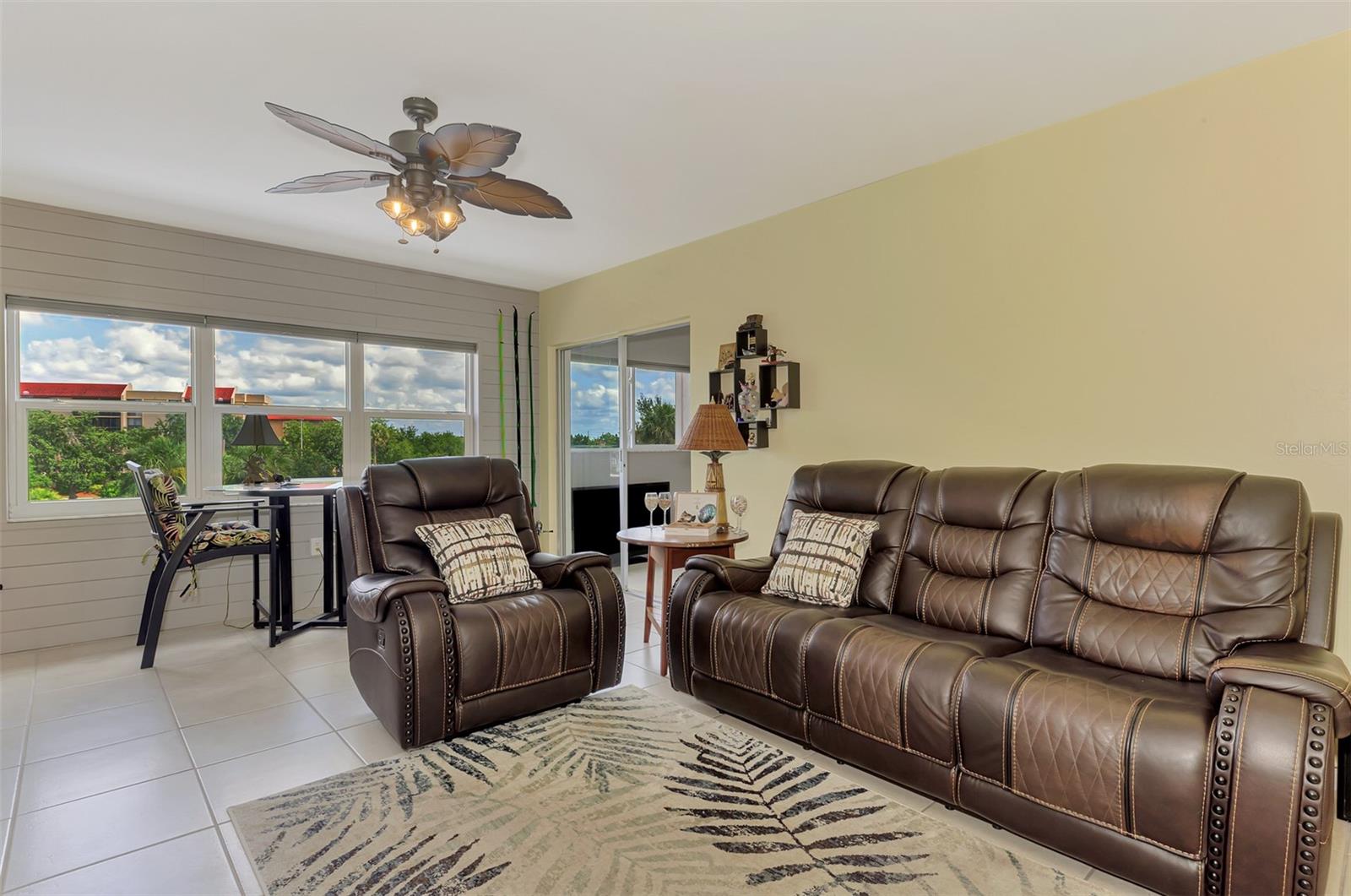 Image 8 of 42 For 3100 Harbor Boulevard 307