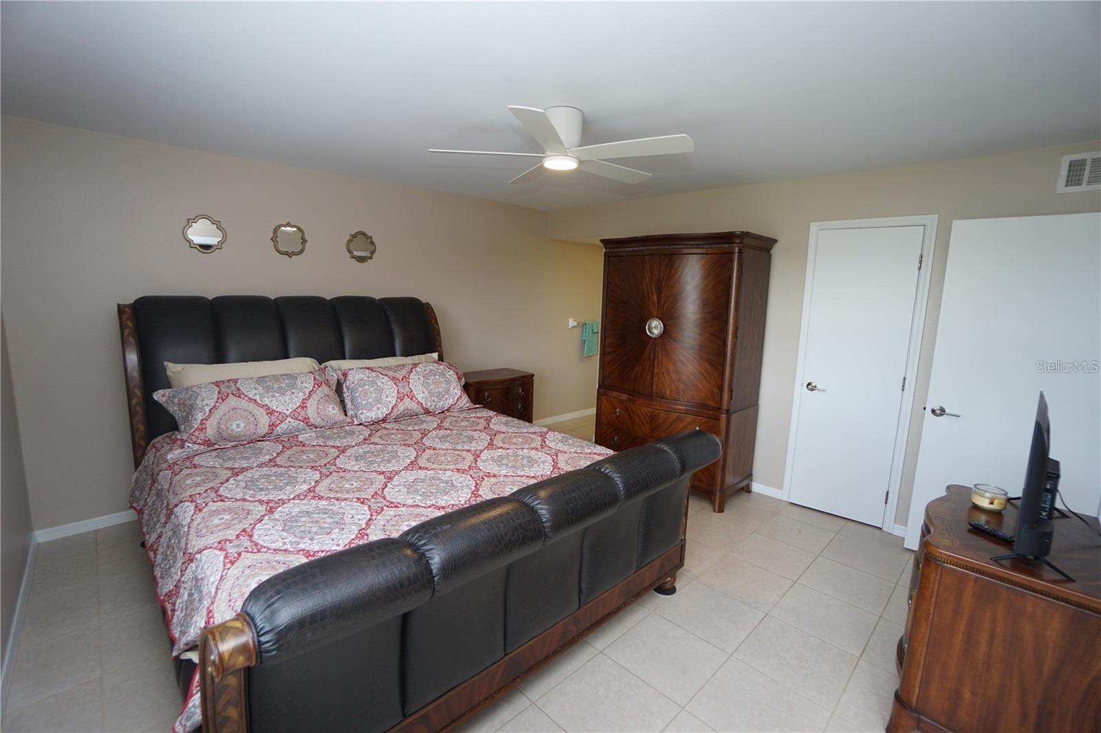Image 15 of 32 For 3919 San Rocco Drive 33a