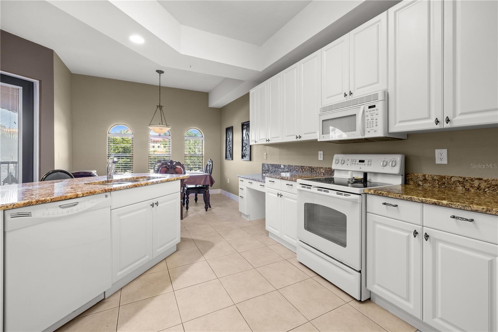 Image 14 of 59 For 95 Vivante Boulevard 204