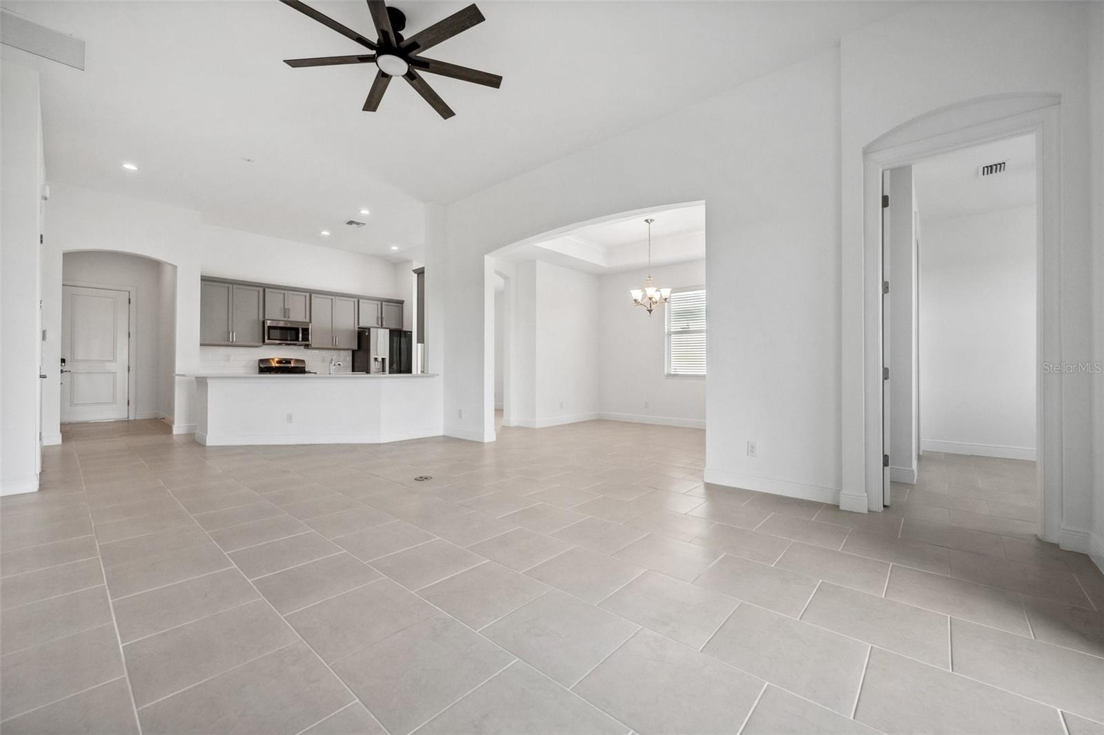 Image 18 of 48 For 16029 Mulrion Boulevard