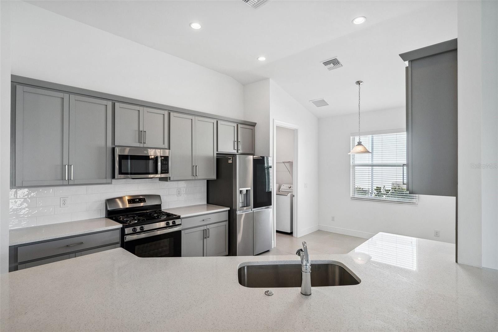 Image 8 of 48 For 16029 Mulrion Boulevard