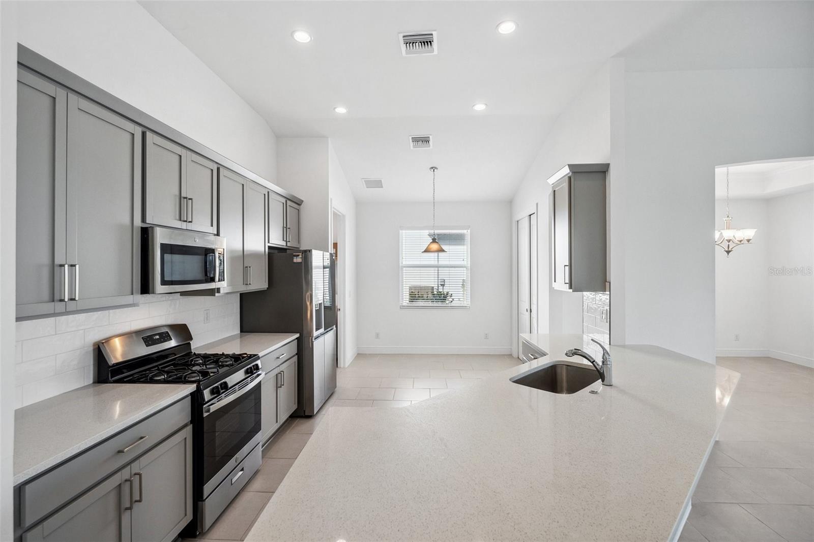 Image 9 of 48 For 16029 Mulrion Boulevard