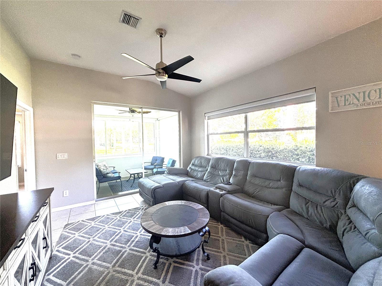 Image 6 of 21 For 1759 Fountain View Circle 1759