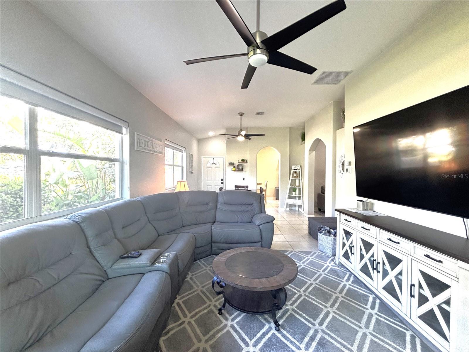 Image 7 of 21 For 1759 Fountain View Circle 1759