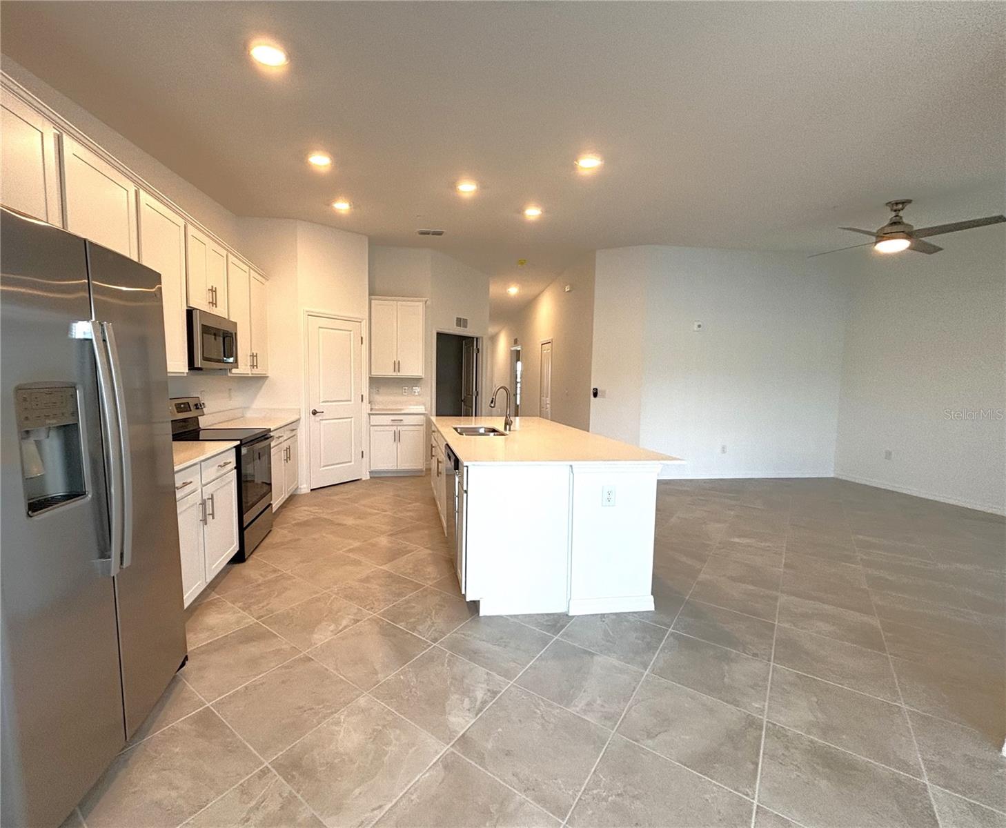 Image 4 of 43 For 17440 Opal Sand Drive 103