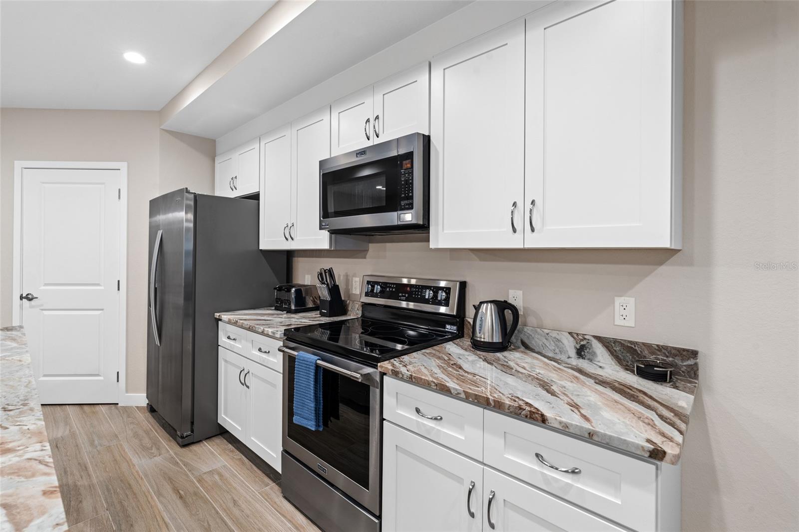 Image 10 of 38 For 5126 Coronado Parkway 2f