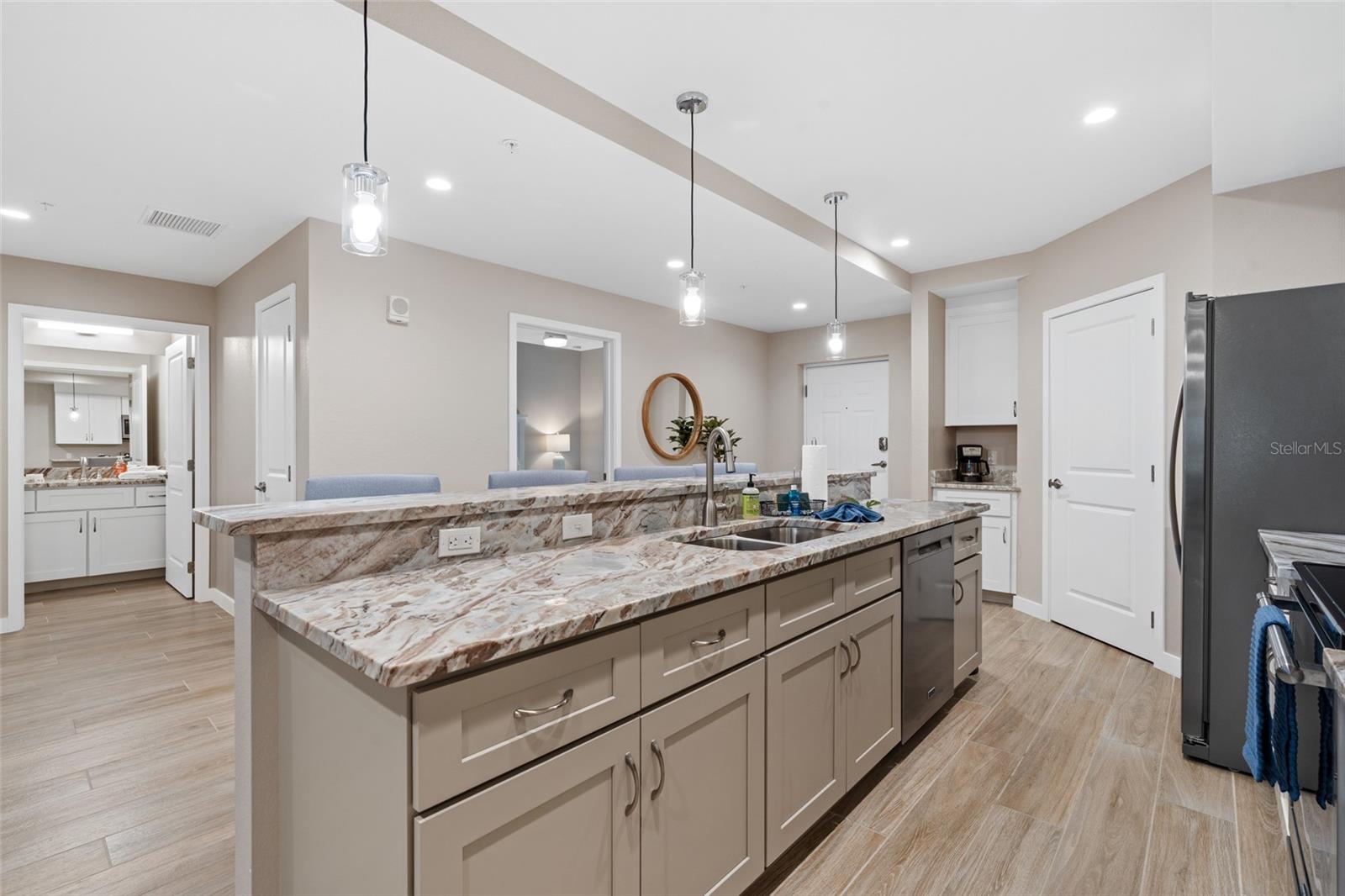 Image 11 of 38 For 5126 Coronado Parkway 2f