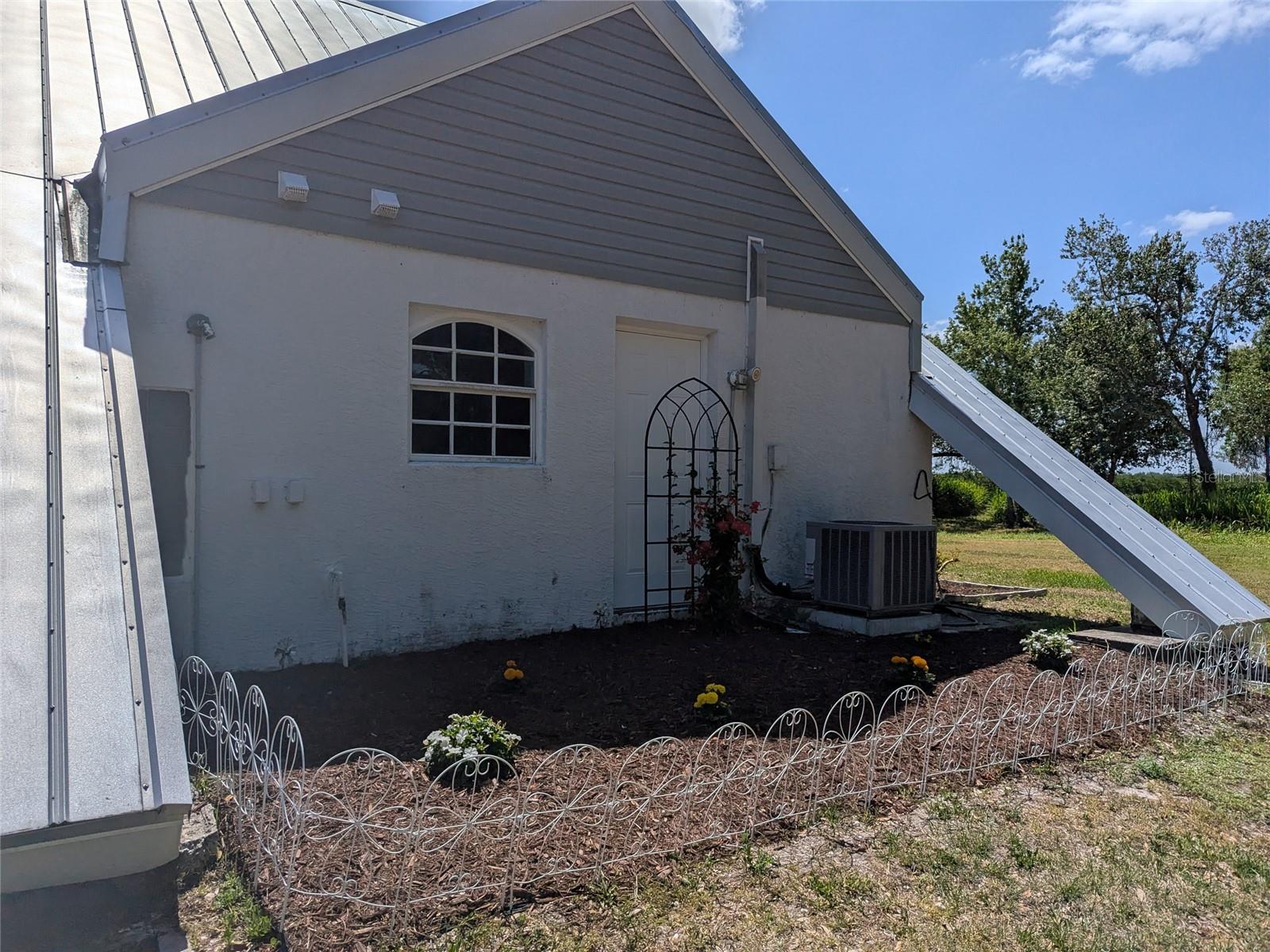 Image 4 of 71 For 5250 Taylor Avenue