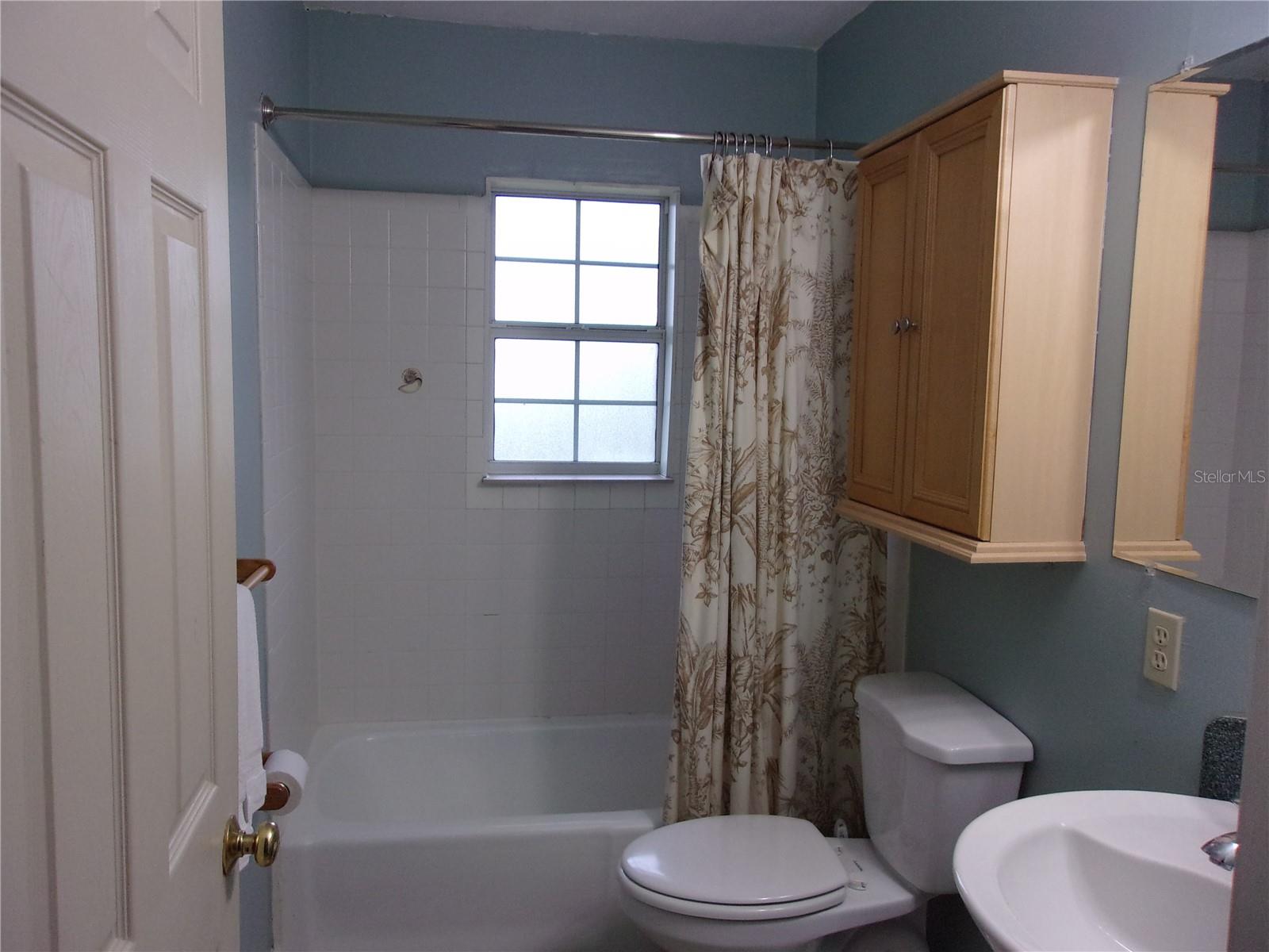 Image 17 of 23 For 24279 Yacht Club Boulevard