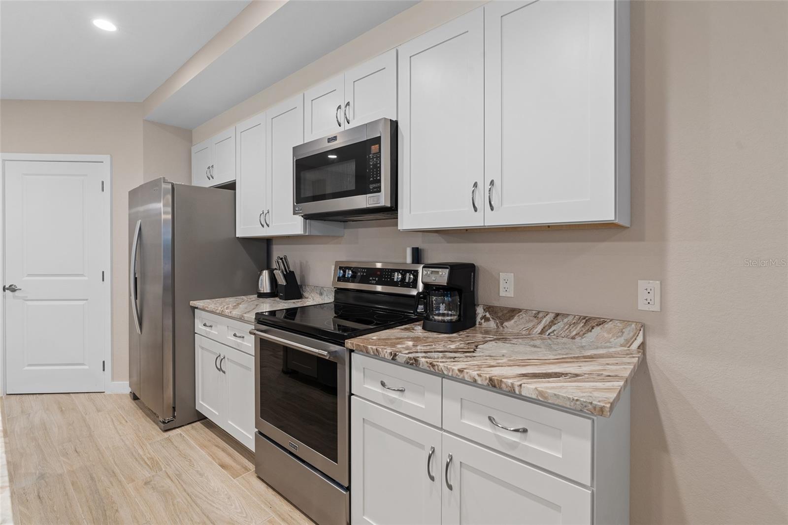 Image 11 of 33 For 5126 Coronado Parkway 2h