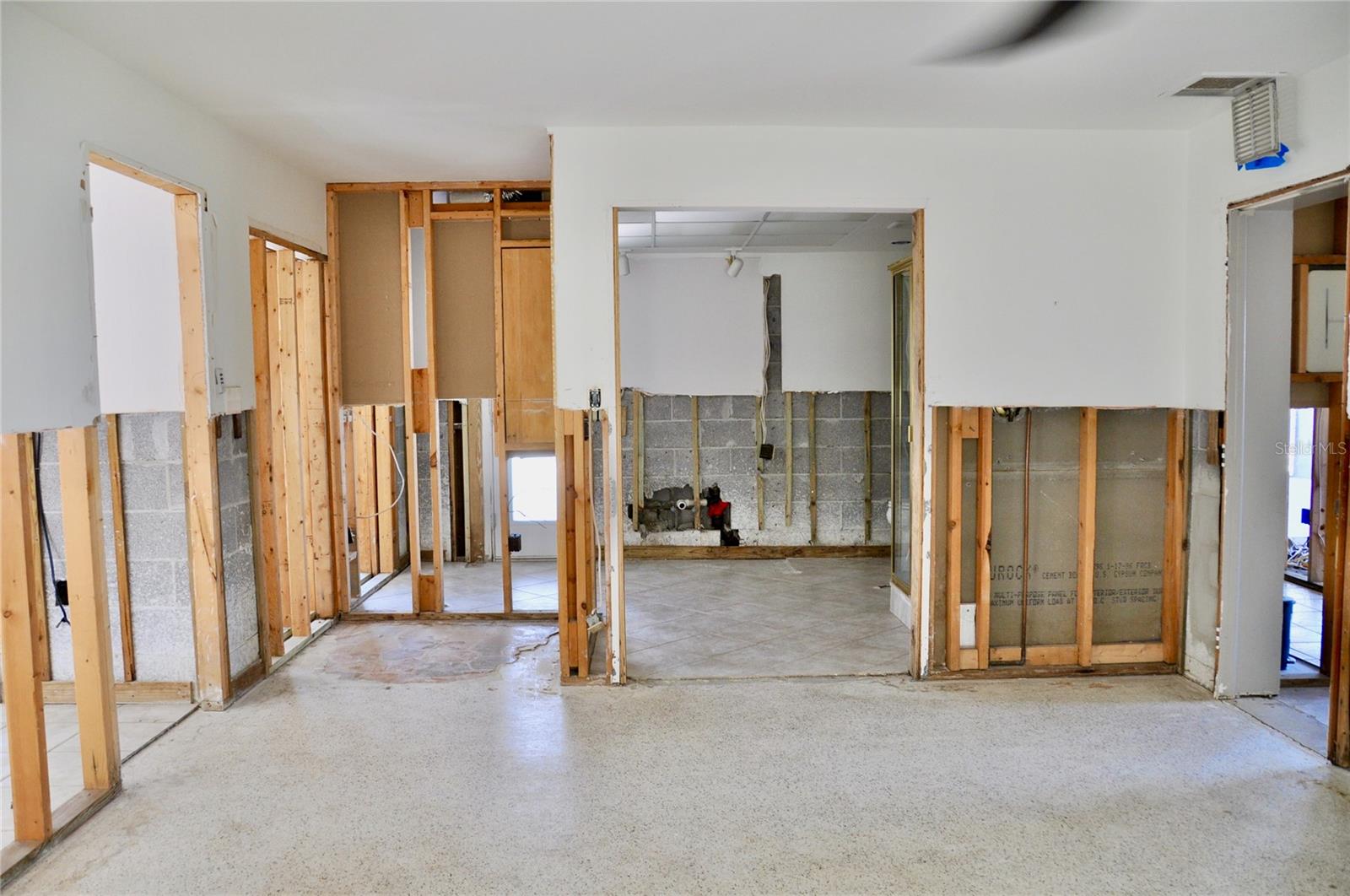 Image 61 of 86 For 148 Peckham St Se