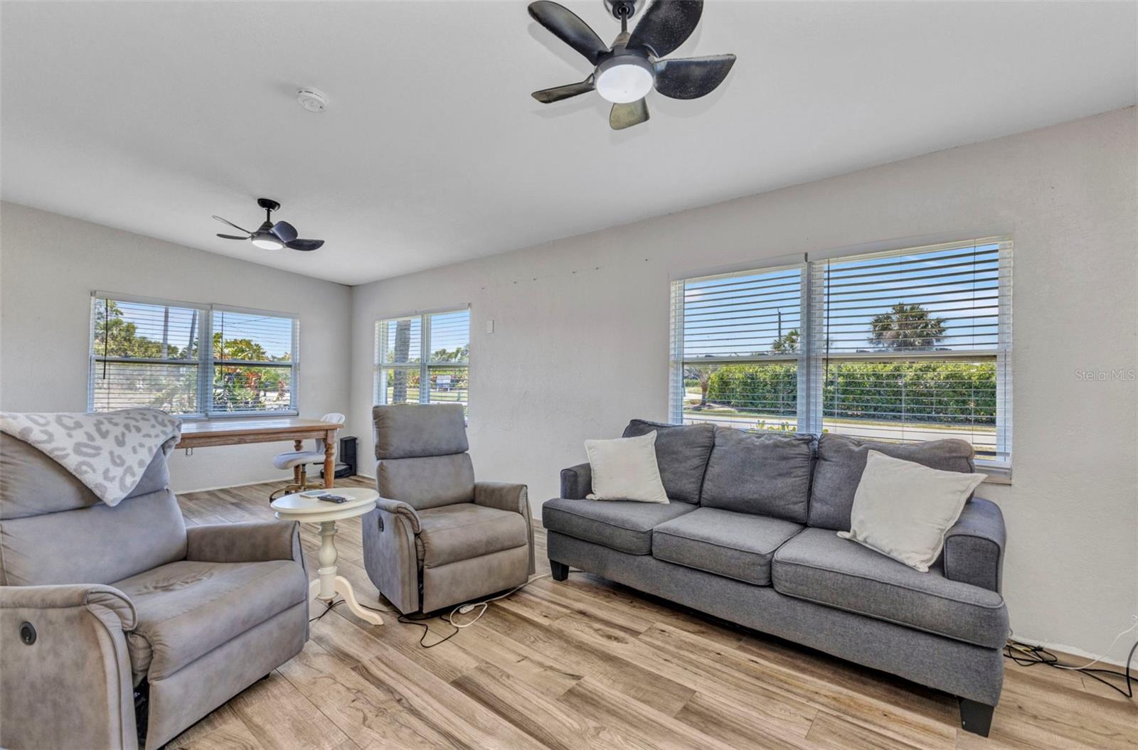 Image 11 of 50 For 3927 Vasco Street