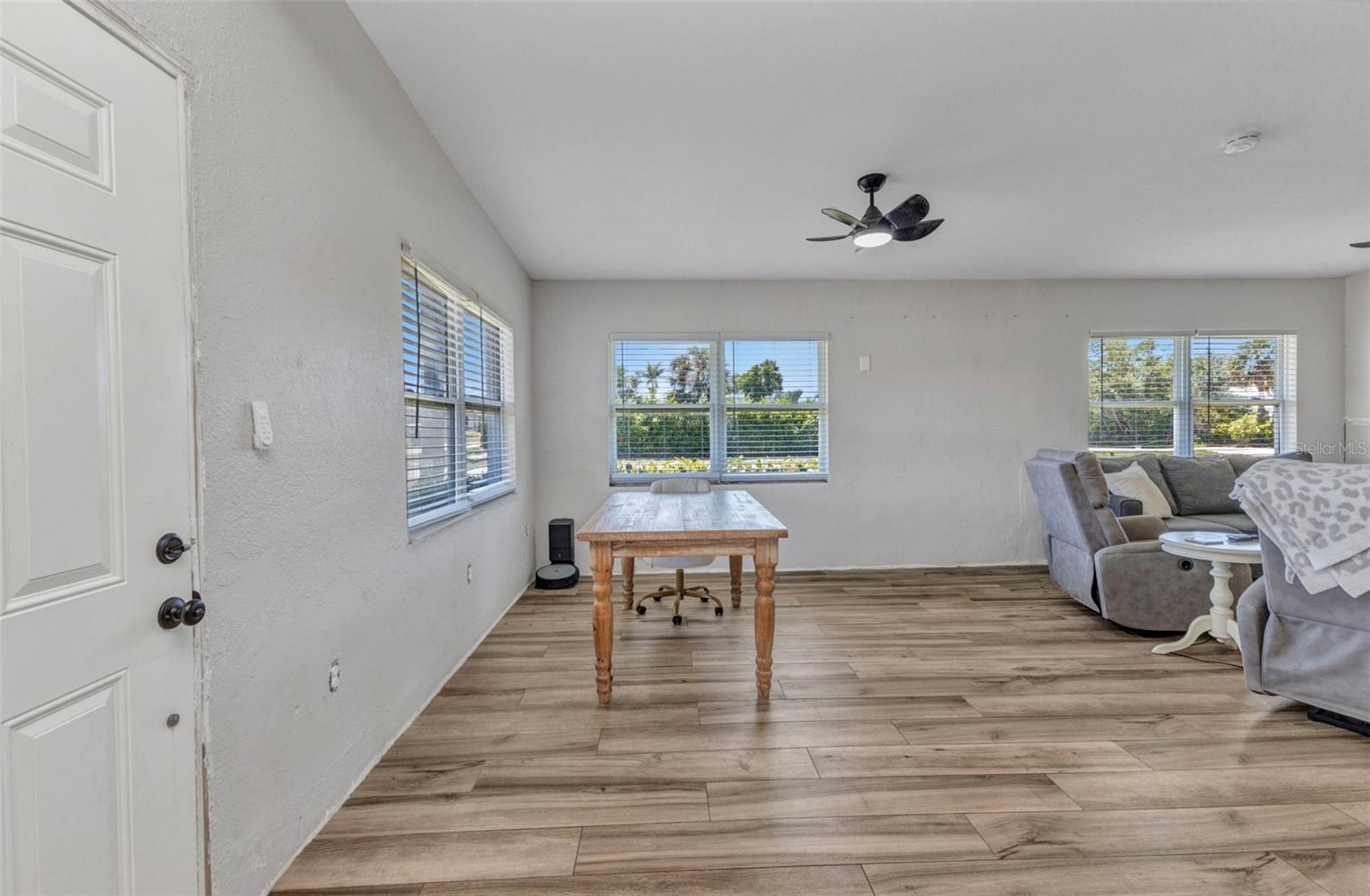 Image 8 of 50 For 3927 Vasco Street