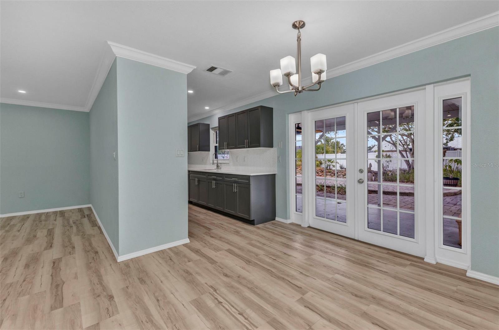 Image 18 of 51 For 6753 Thorman Road