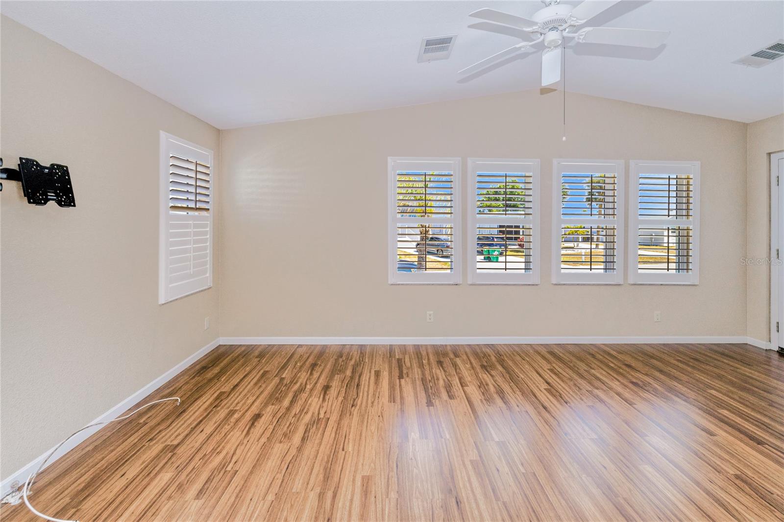 Image 14 of 61 For 7491 Danvers Circle