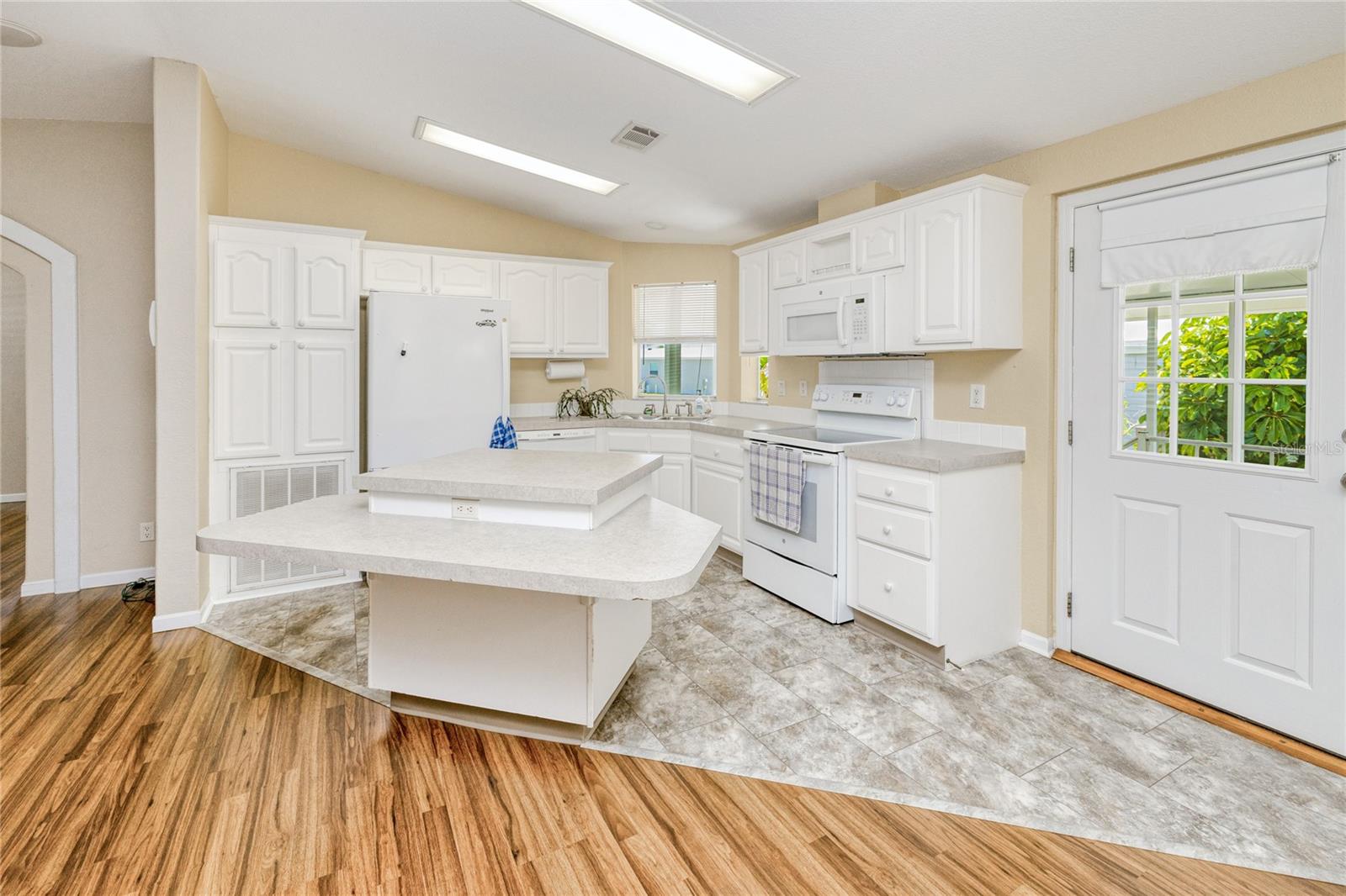 Image 7 of 61 For 7491 Danvers Circle