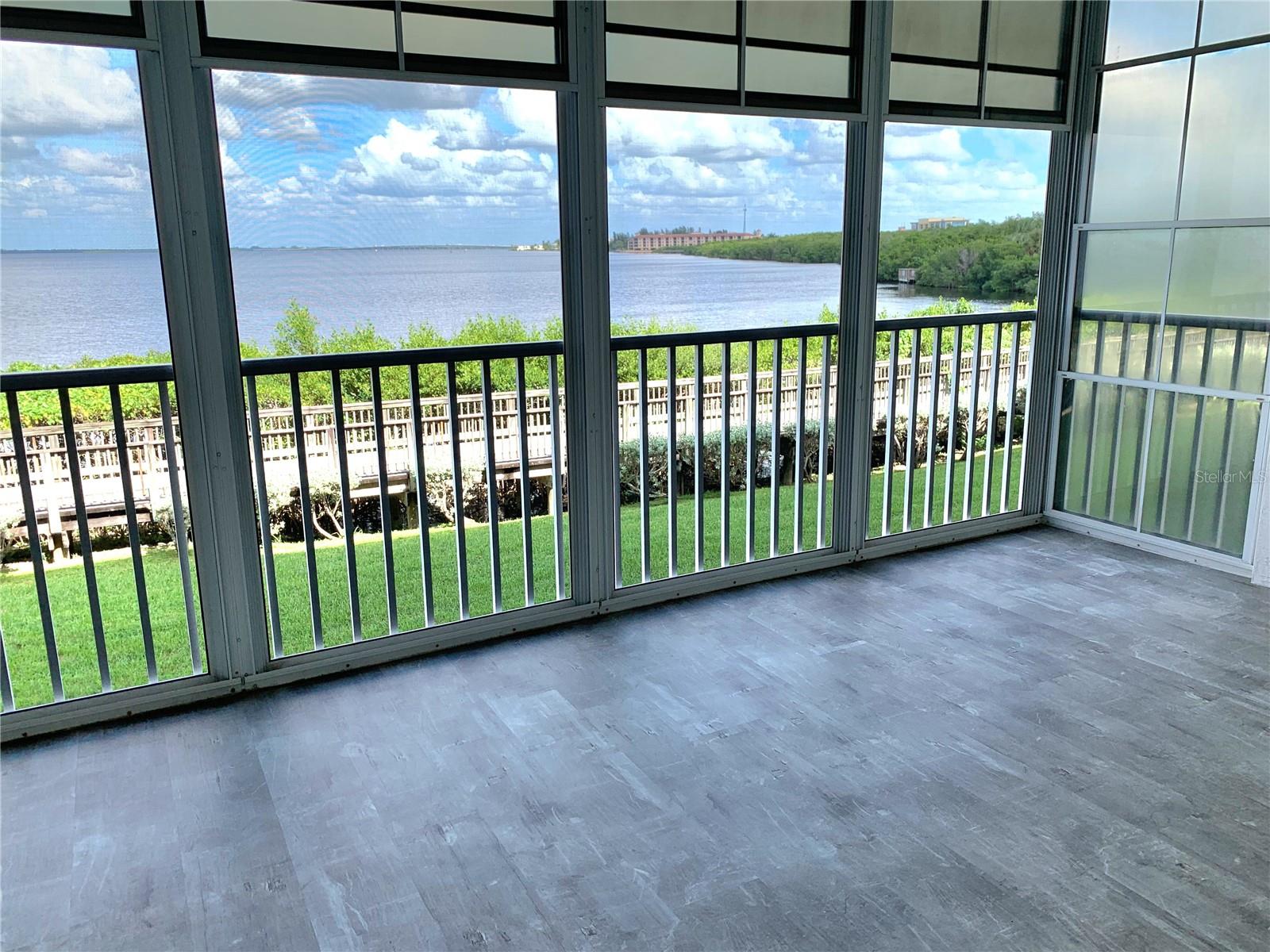 Image 9 of 41 For 200 Harbor Walk Drive 322