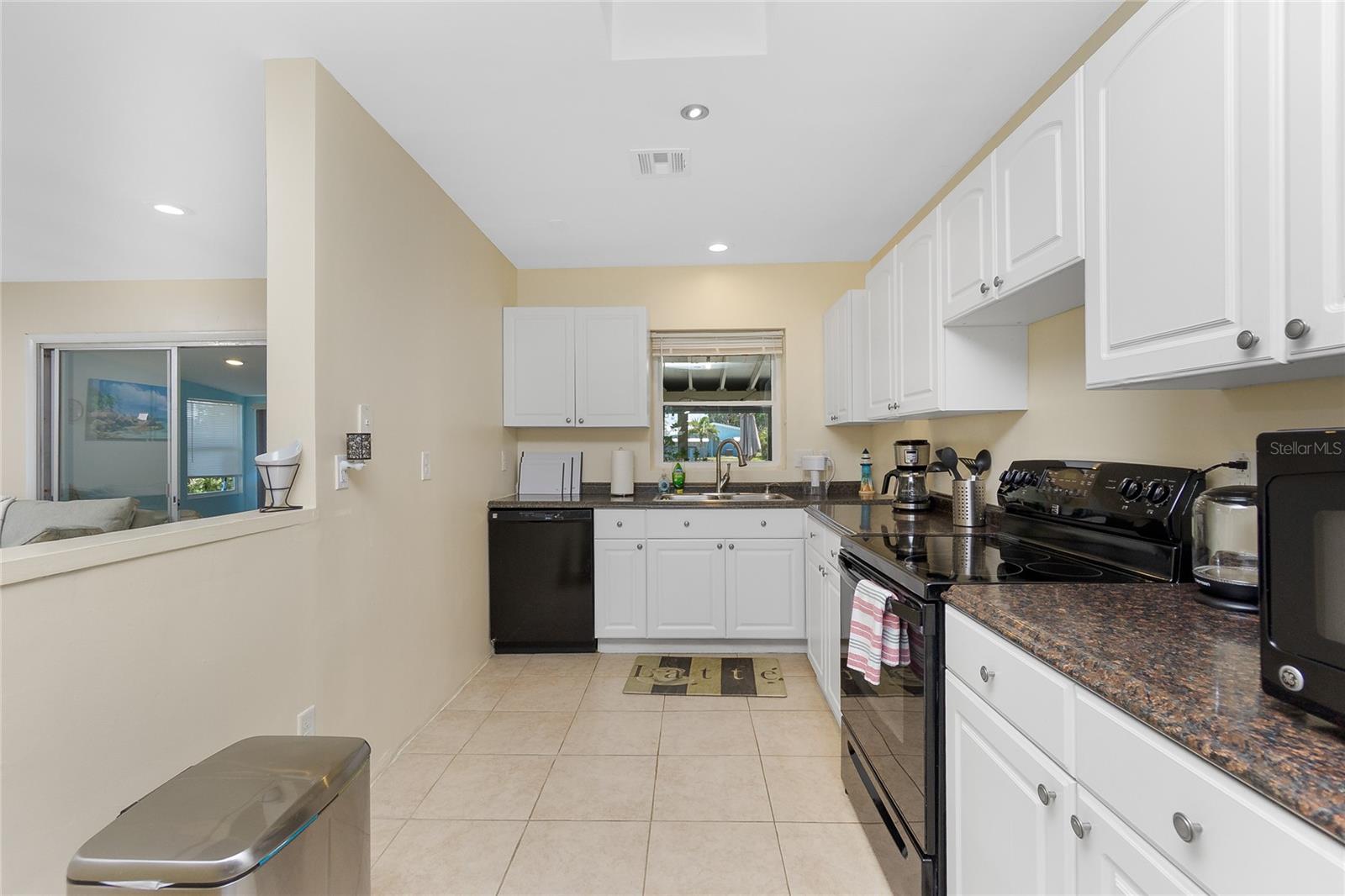 Image 12 of 61 For 159 Godfrey Avenue Ne