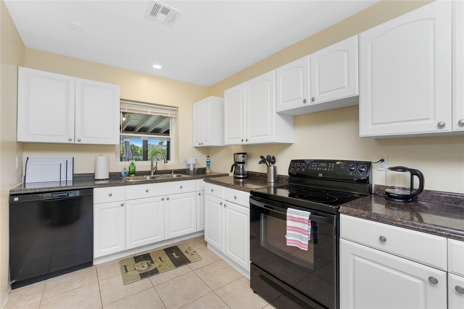 Image 13 of 61 For 159 Godfrey Avenue Ne