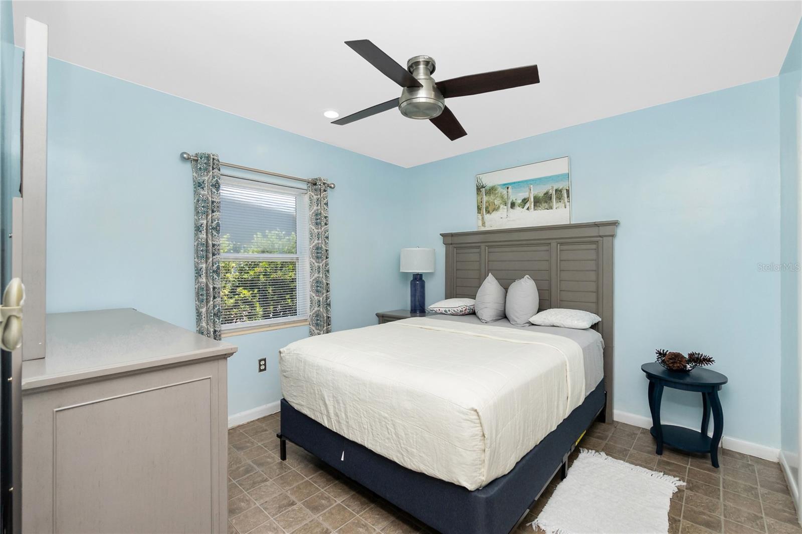 Image 27 of 61 For 159 Godfrey Avenue Ne