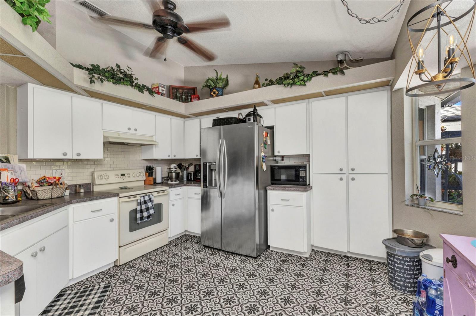 Image 14 of 25 For 1372 Annette Street