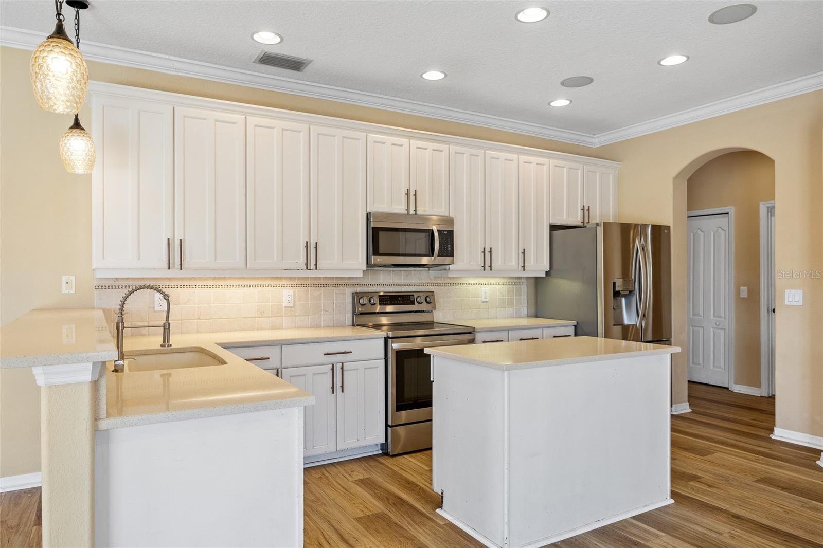 Image 10 of 48 For 2871 Suncoast Lakes Boulevard